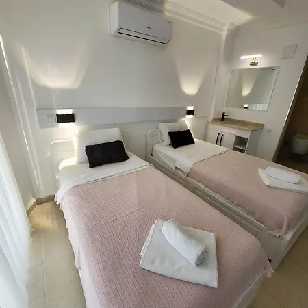 Sea View 5 En-suit Villa, Pool Heatable, Free Wifi Villahappy In Kalkan Appartamento *